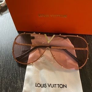 LV PINK DRIVE SUNGLASSES